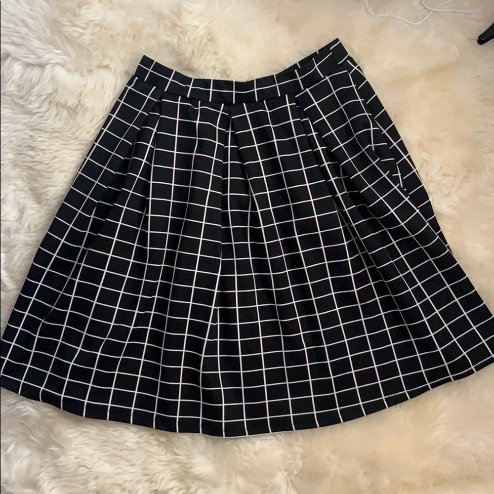 Grid Pattern Skirt